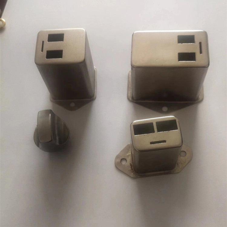  階（jiē）梯衝裁五金（jīn）衝（chōng）壓（yā）件時（shí）應該注意什麽（me）問題 